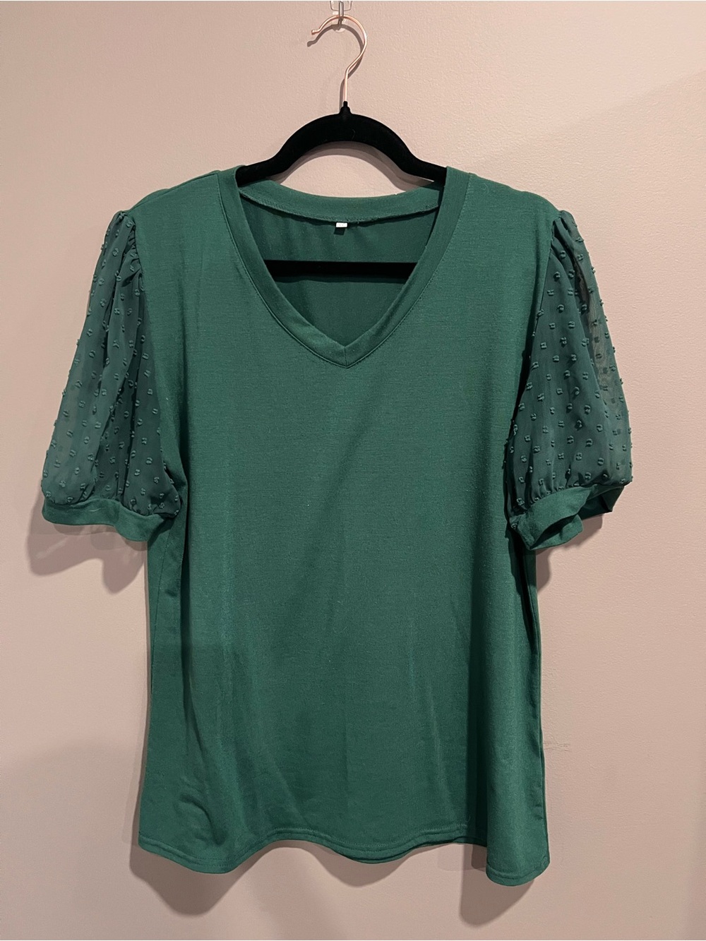 Textured Puff Sleeve V-Neck Top in Green